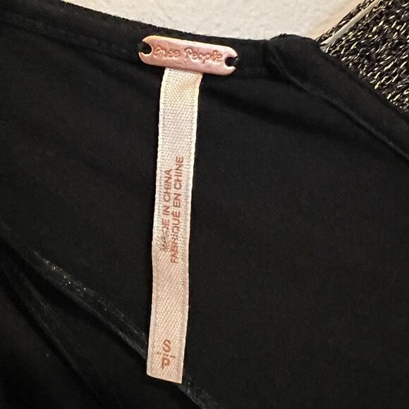 Free People cap sleeve top with black and gold back detail - Picture 3 of 4